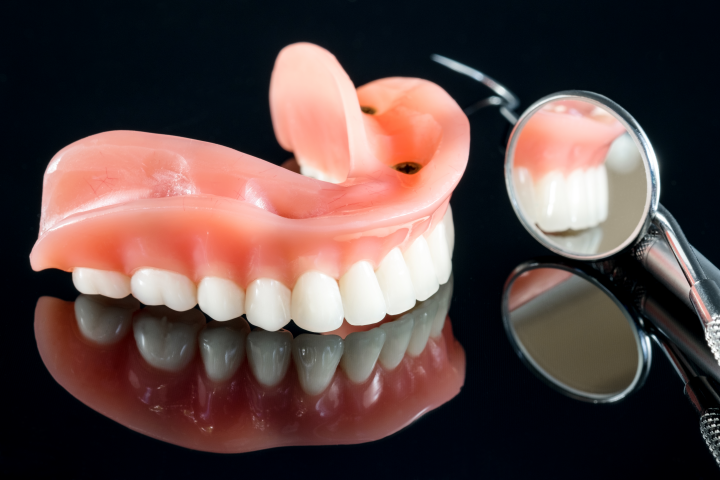 Proteza dentara - Clinica SyroDent